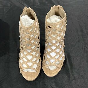 Tan Ana Caroline Heels Size 8 New in Box
